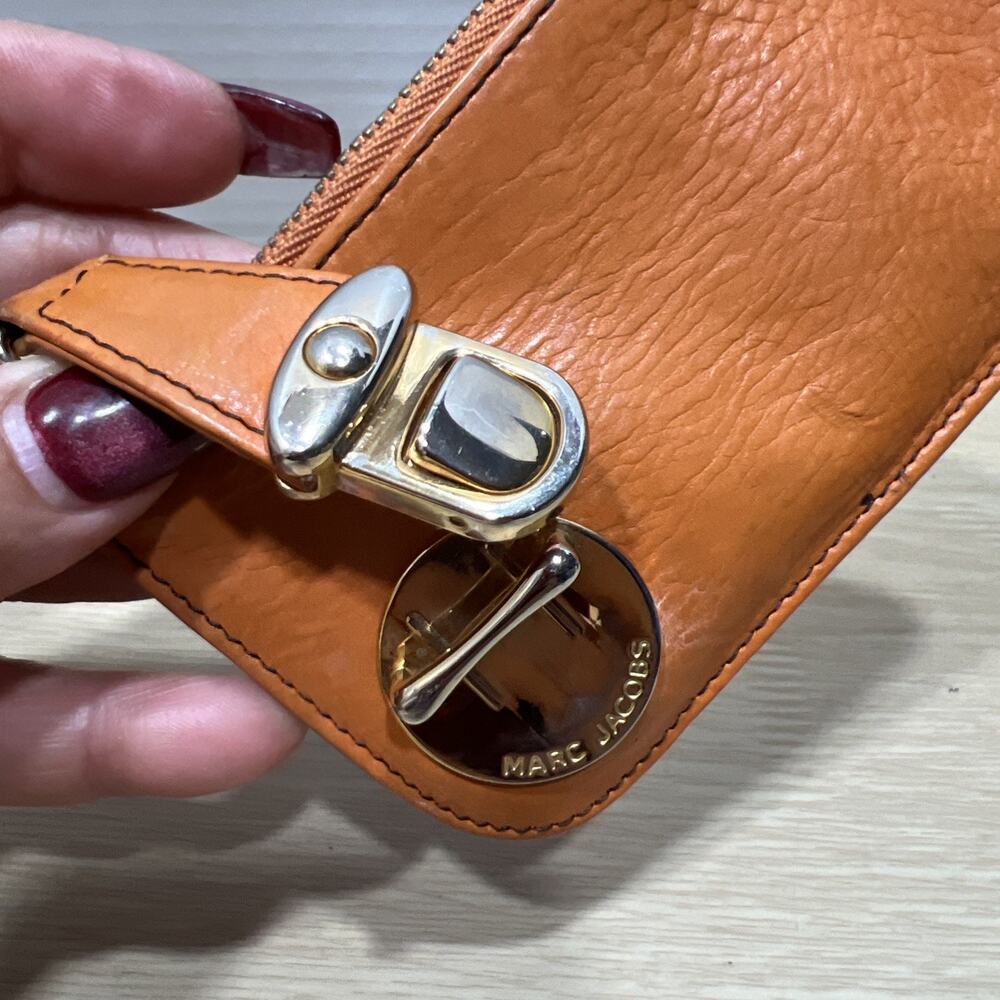 Vintage Marc Jacob’s Small Orange Leather Coin Purse Key Holder - Picture 5 of 8